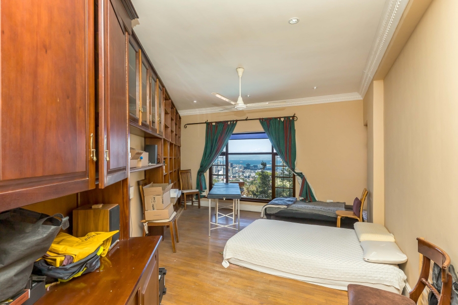 4 Bedroom Property for Sale in Oranjezicht Western Cape